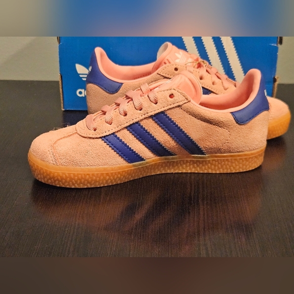 Adidas Girls Gazelles Pink Suede With Purple Strips Size 12K - Picture 5 of 8